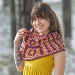 Free Yarn Citizen Gerbera Cowl Crochet Pattern with purchase of 3 skeins!