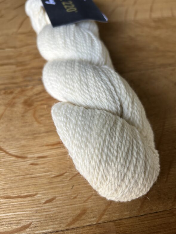 Cascade Yarns 220 Fingering - Natural (Undyed)