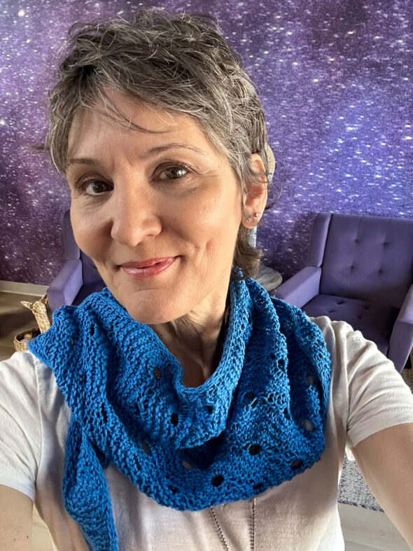 Marni wearing her Hollo Bandana knit with Hampton DK