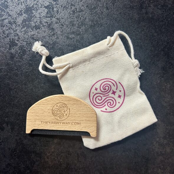 Cashmere Comb with Pouch by The Yarny Way