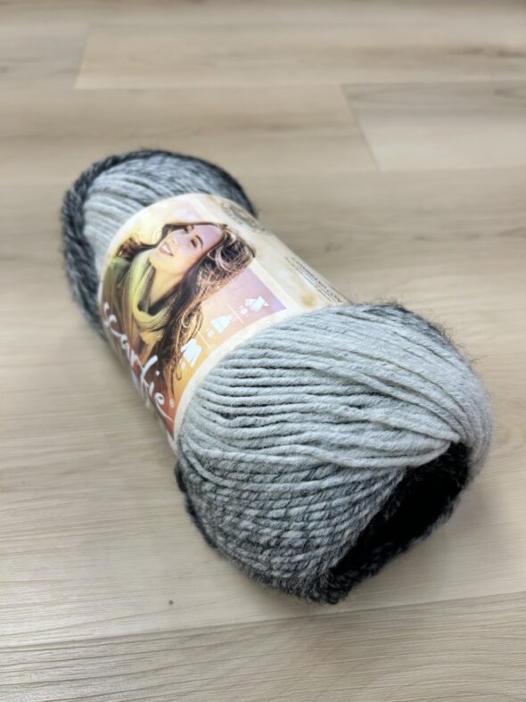 Lion Brand Scarfie - Cream/Black