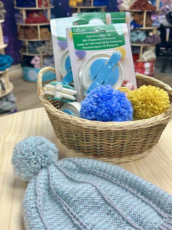 Clover Pom-Pom Makers